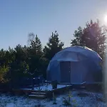 Podniebny Glamping בורסק