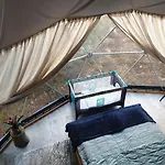 אוהל מפואר Podniebny Glamping בורסק