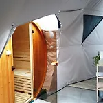 Podniebny Glamping בורסק