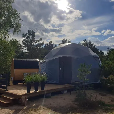 ラグジュアリーテント Podniebny Glamping ボルスク