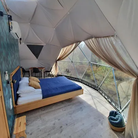 Lyxtält Podniebny Glamping Borsk
