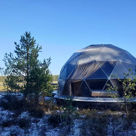 Podniebny Glamping ボルスク