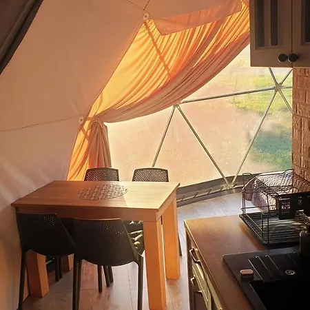 Podniebny Glamping ラグジュアリーテント