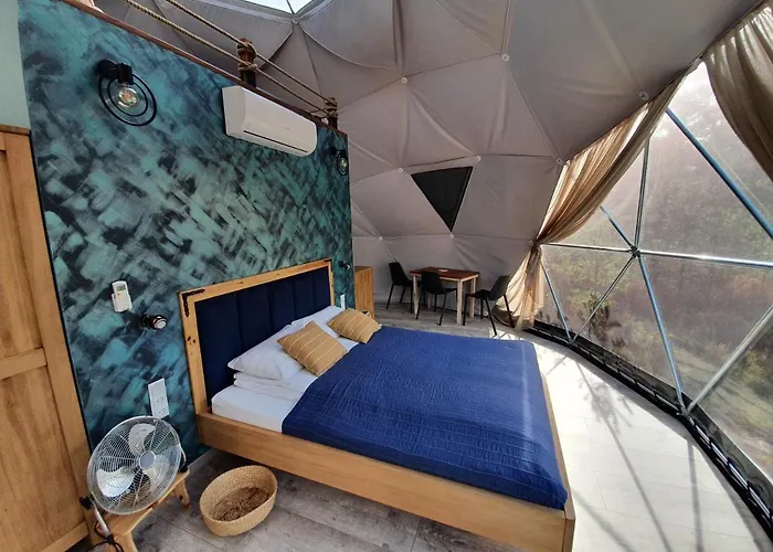 Lyxtält Podniebny Glamping Borsk